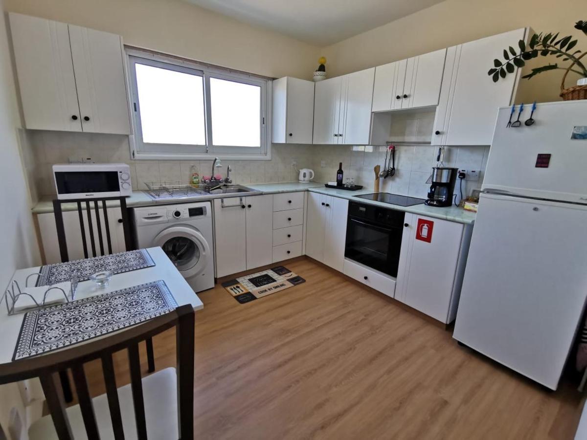 Must Stay - Sea & Salt Lake Panoramic View Apt Larnaca Luaran gambar